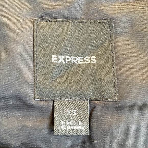 Express Black Puffer Coat - Picture 4 of 16